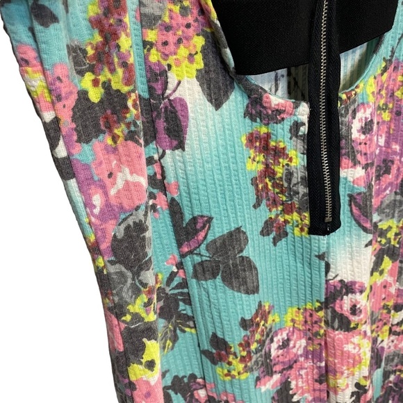 KISMET | Floral Summer Spahgetti Strap Mini Dress NWT Size Large - Picture 4 of 7